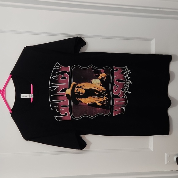 Lainey Wilson Hillbilly Hippie Black Short Sleeve T-Shirt Size Medium - Picture 1 of 8